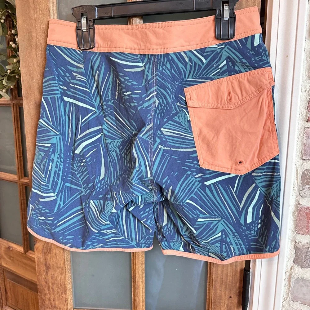 Patagonia Board Shorts Trunks Scallop Hem Wavefarer Mens 30 Blue Peach Palm Leaf
